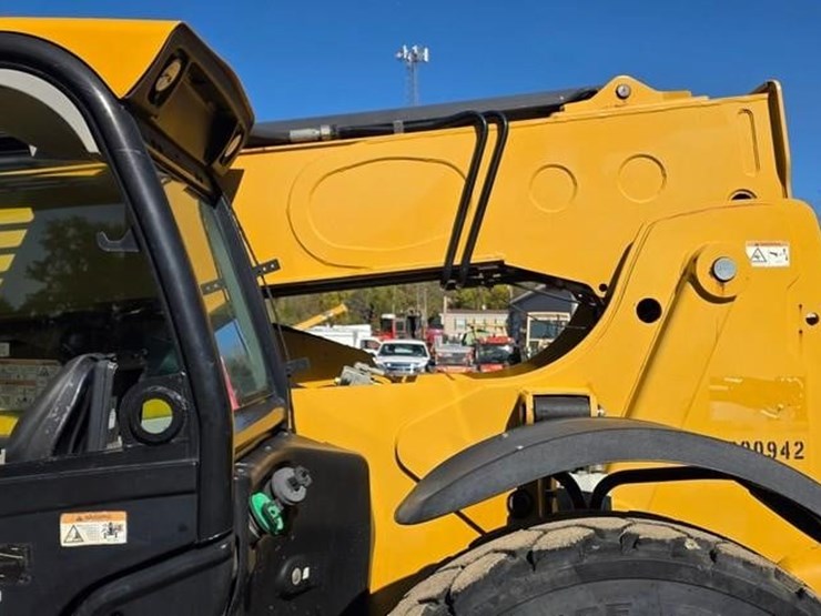 2018-caterpillar-tl642d-image-17