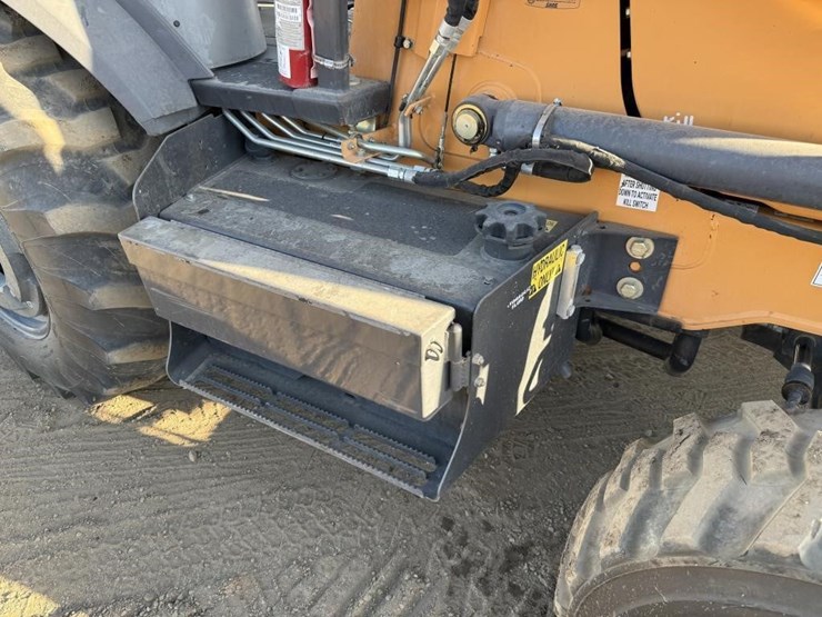 2019-case-570n-ep-skip-loader-image-27