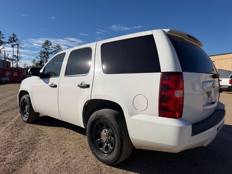 #87348-•-2013-chevy-tahoe-image-4