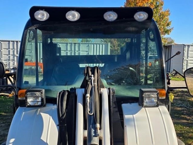2010-bobcat-toolcat-5600-image-38