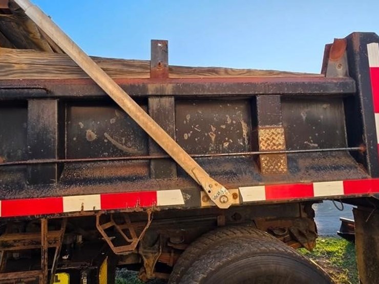 2006-international-durastar-4300-image-14