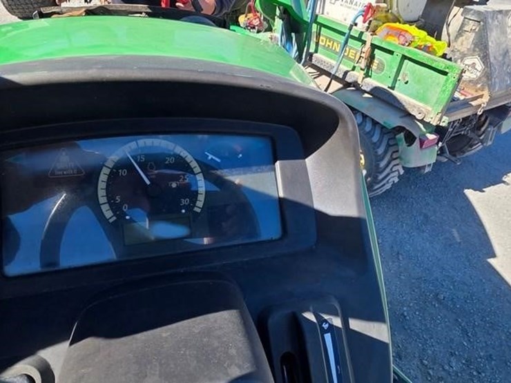 john-deere-4052m-image-43