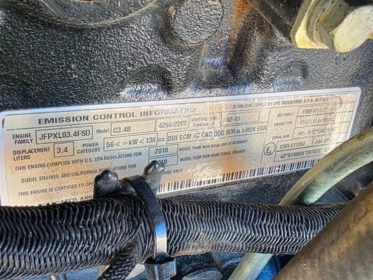2018-caterpillar-tl642d-image-45