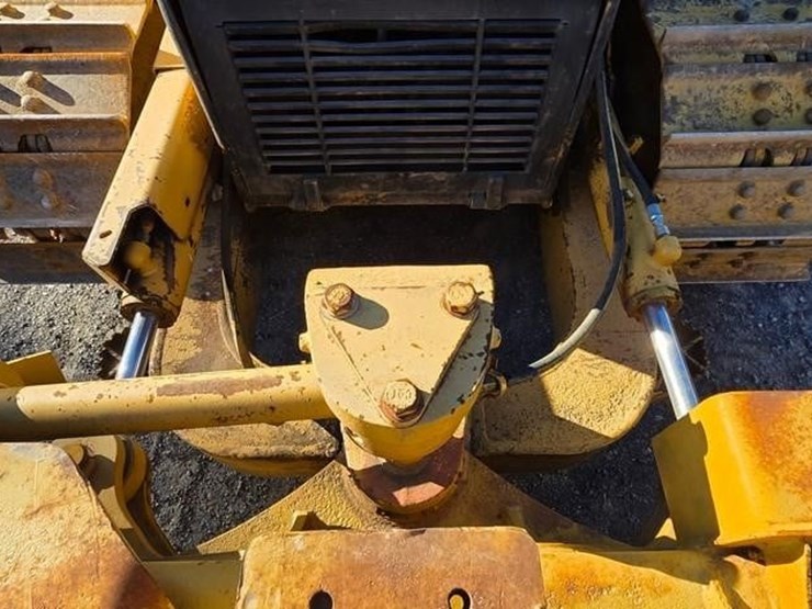 2009-caterpillar-d6k-xl-image-50