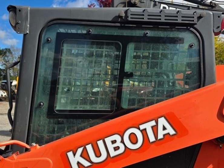 2019-kubota-ssv75-image-13