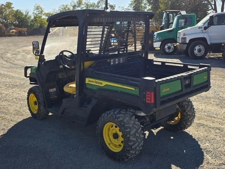 2021-john-deere-gator-xuv-835e-image-4