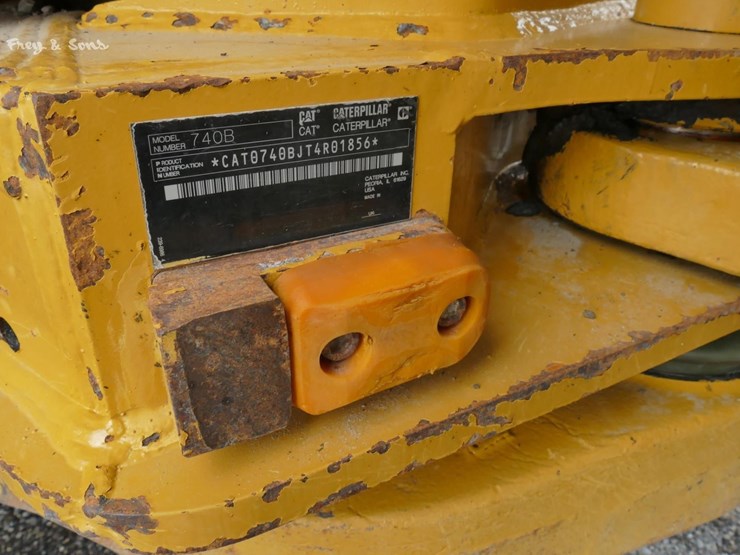 2013-caterpillar-740b-image-6