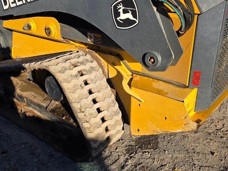 2018-deere-331g-image-22