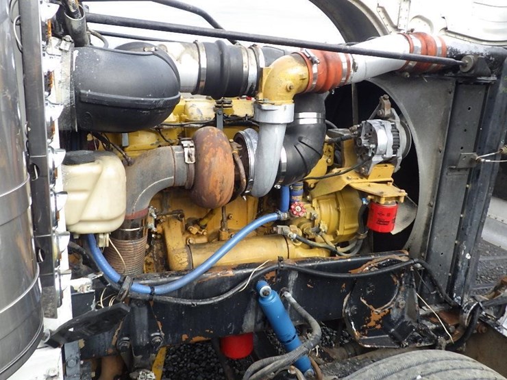 1990-peterbilt-379-image-26
