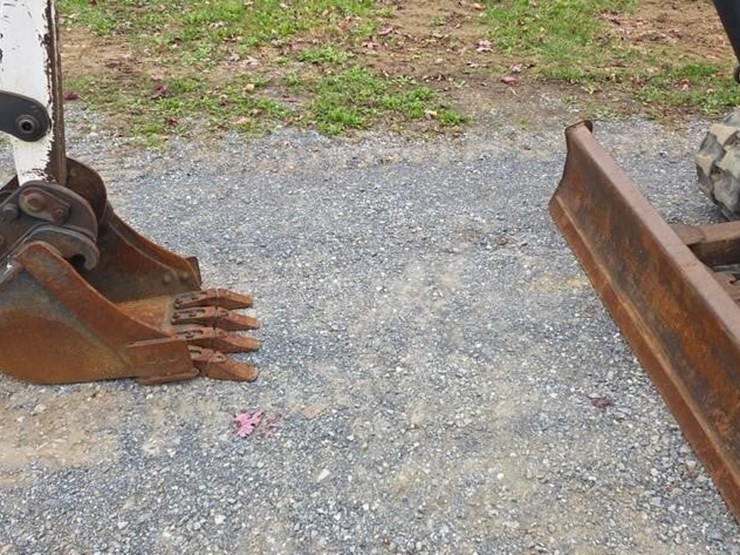 2009-bobcat-425-image-8