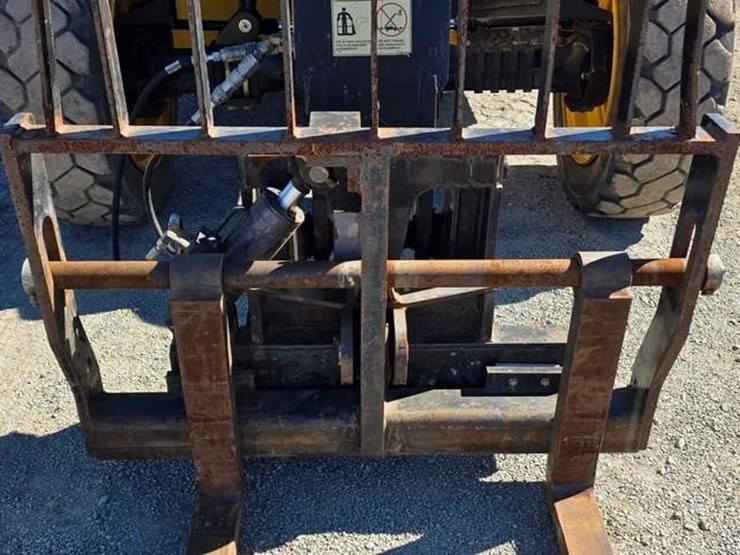 2018-caterpillar-tl642d-image-37