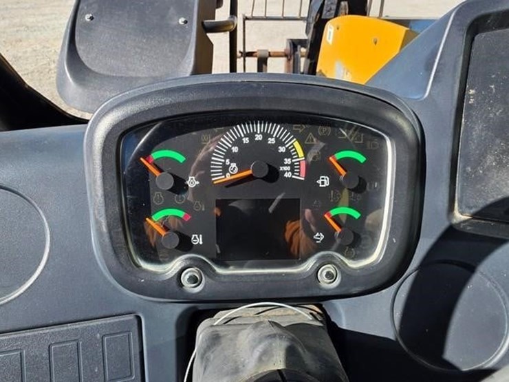 2018-caterpillar-tl642d-image-58