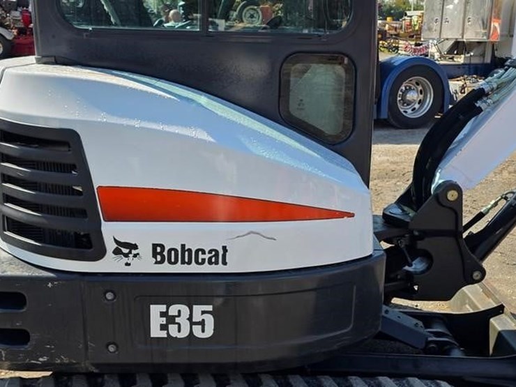 2016-bobcat-e35-image-25