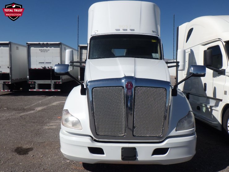 2020-kenworth-t680-image-2