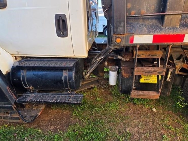 2006-international-durastar-4300-image-11