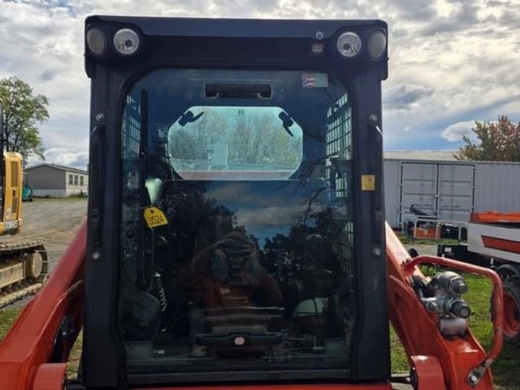 2019-kubota-ssv75-image-37
