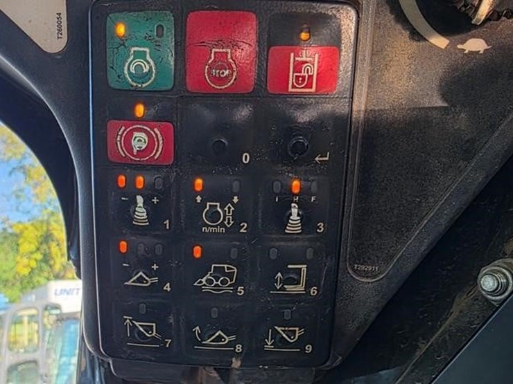 2018-deere-331g-image-53