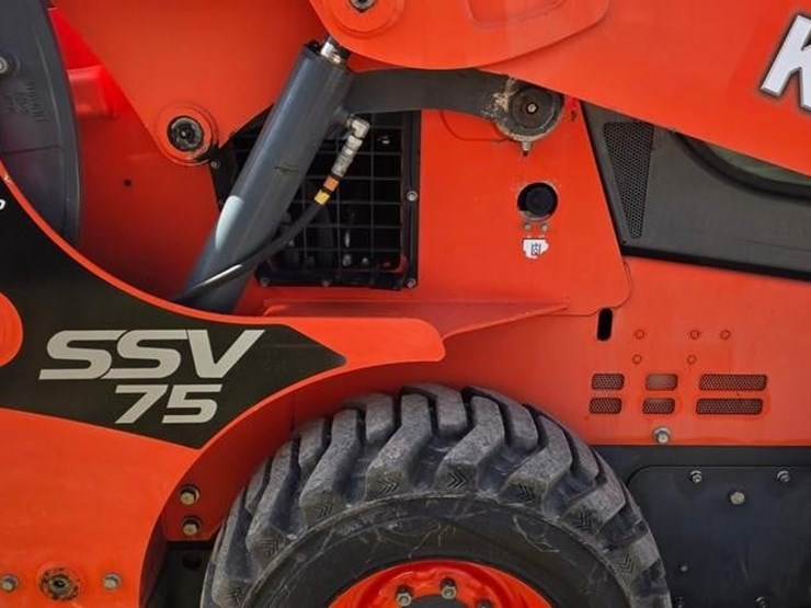 2019-kubota-ssv75-image-24