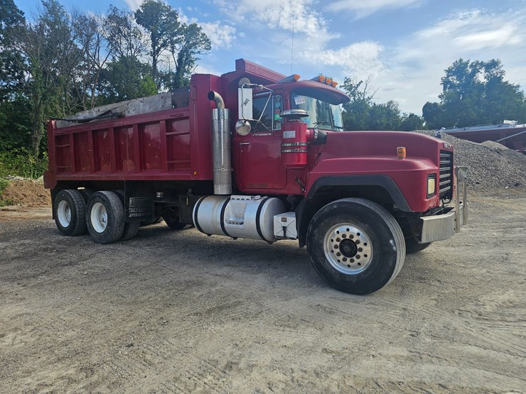 #15804-•-1998-mack-rd688s-dump-truck-image-36