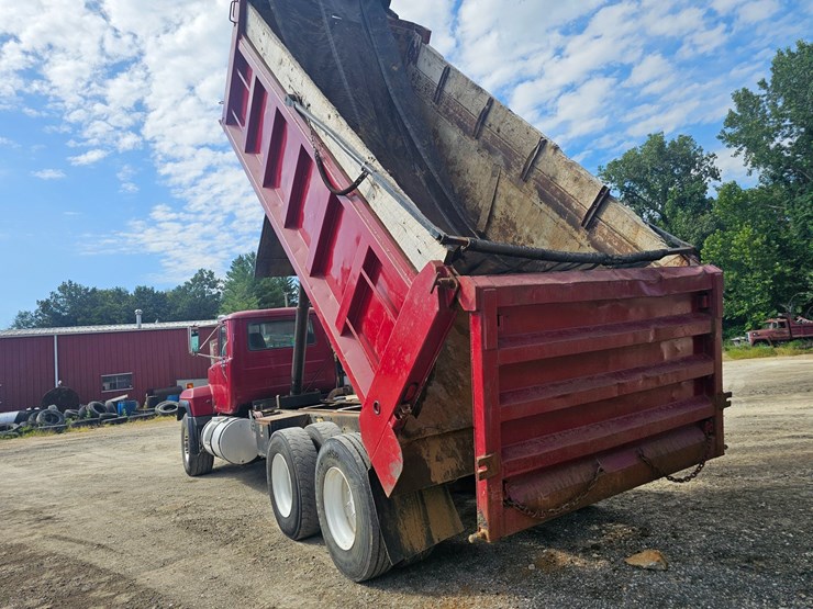 #15804-•-1998-mack-rd688s-dump-truck-image-59