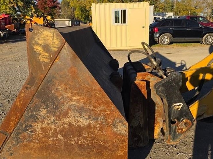 2015-caterpillar-938m-image-9