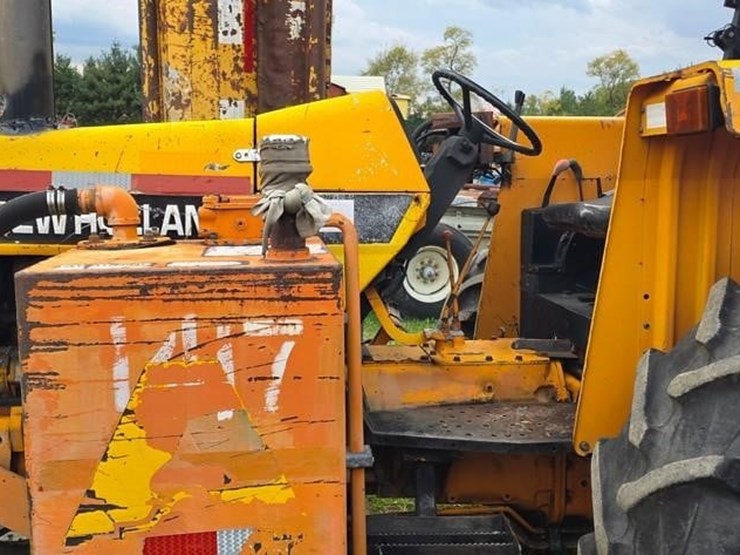 new-holland-6640-image-27