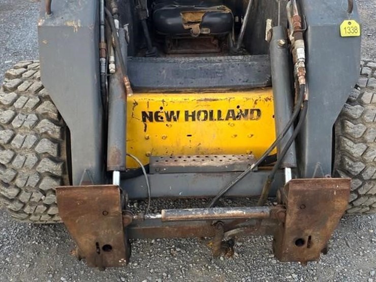2007-new-holland-l185-image-28