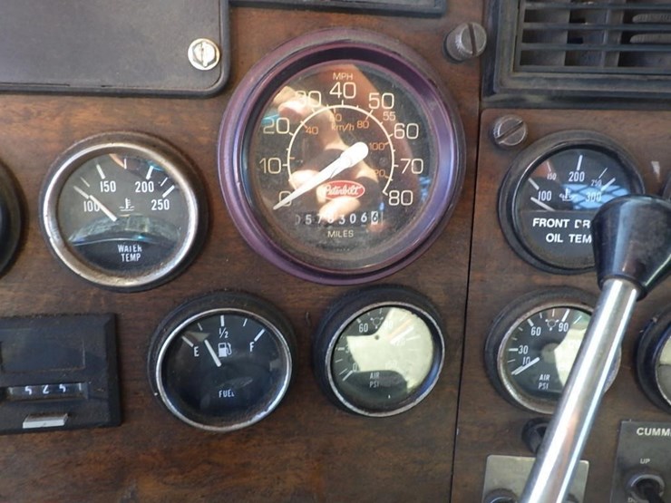 1995-peterbilt-357-image-54