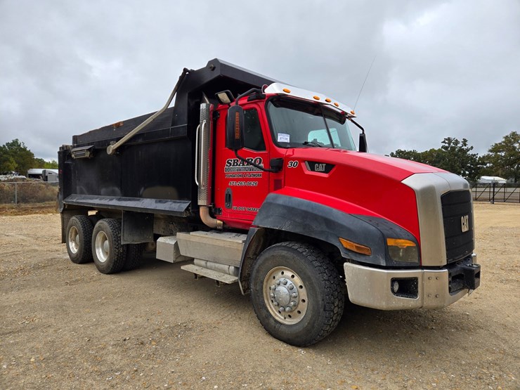 2012-caterpillar-ct660-image-22