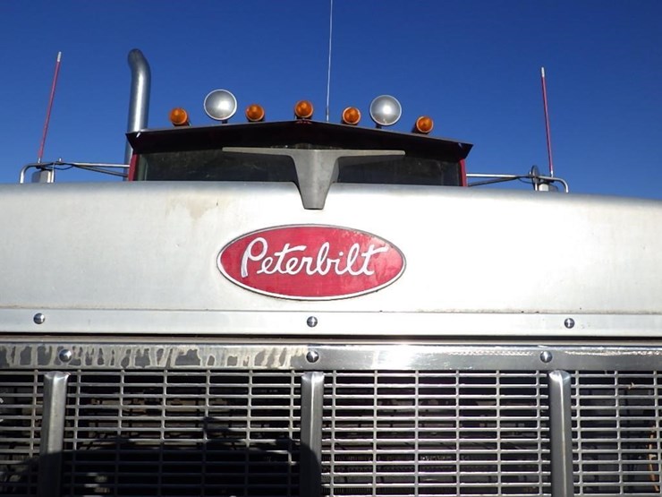 1995-peterbilt-357-image-11