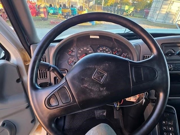 2006-international-durastar-4300-image-45