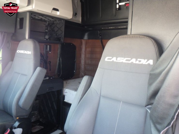 2023-freightliner-cascadia-126-image-19