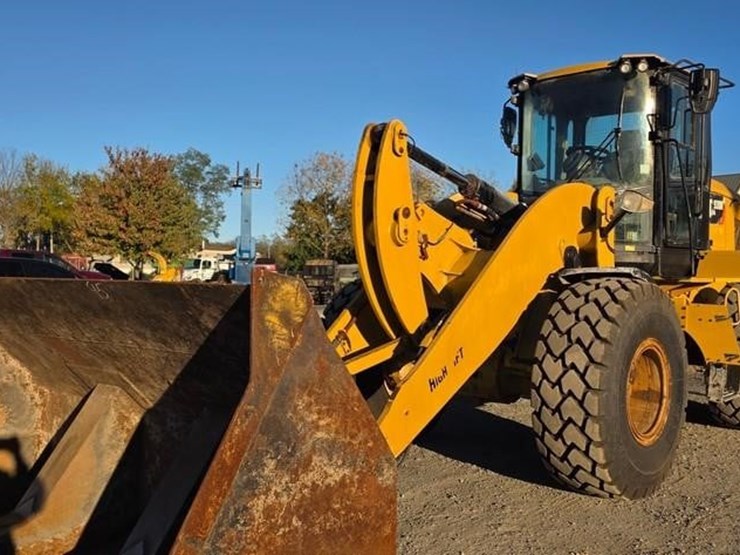 2015-caterpillar-938m-image-7