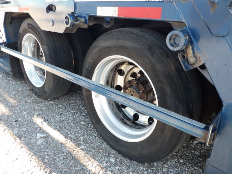 2021-peterbilt-389-image-8