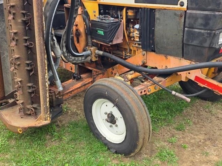 new-holland-6640-image-5