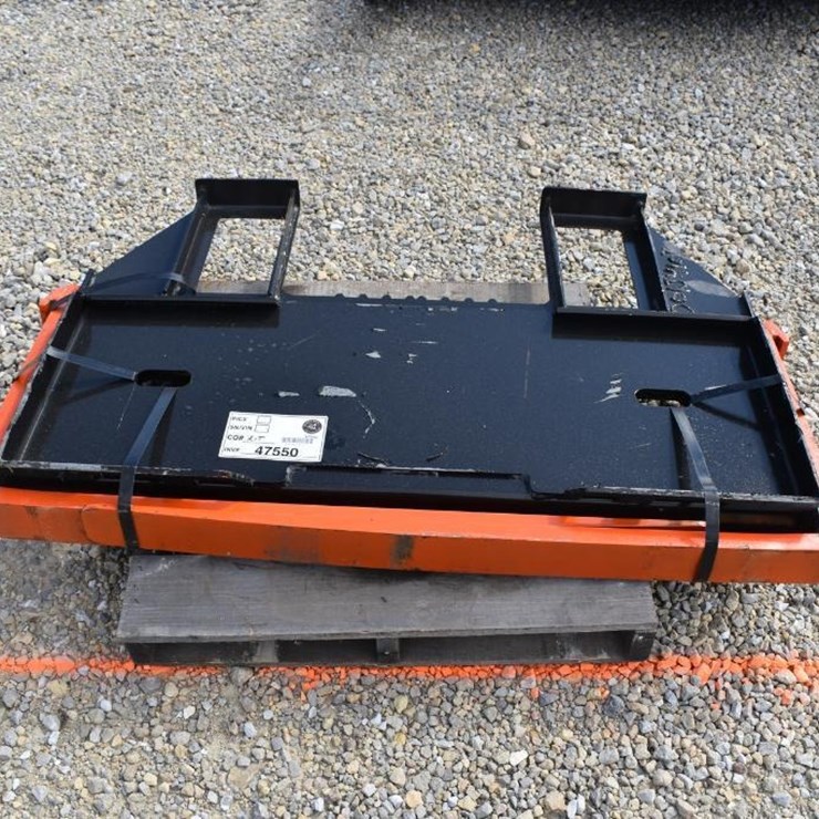 KIT CONTAINERS SKID STEER PALLET FORK ATTACHEMENT 47550