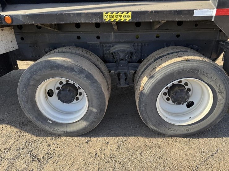 2019-freightliner-m2-dump-truck-image-37