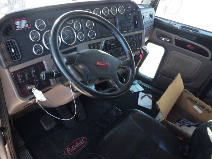 2021-peterbilt-389-image-20