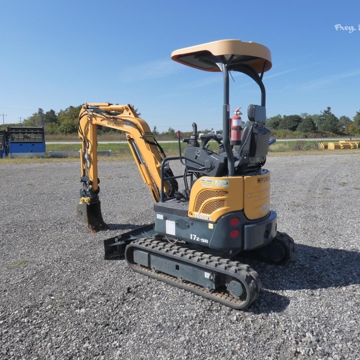 HYUNDAI R17 1060