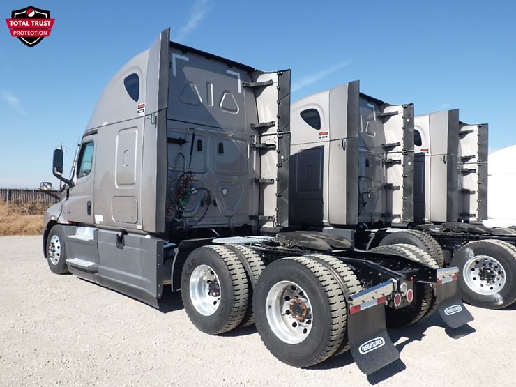 2024-freightliner-cascadia-126-image-13