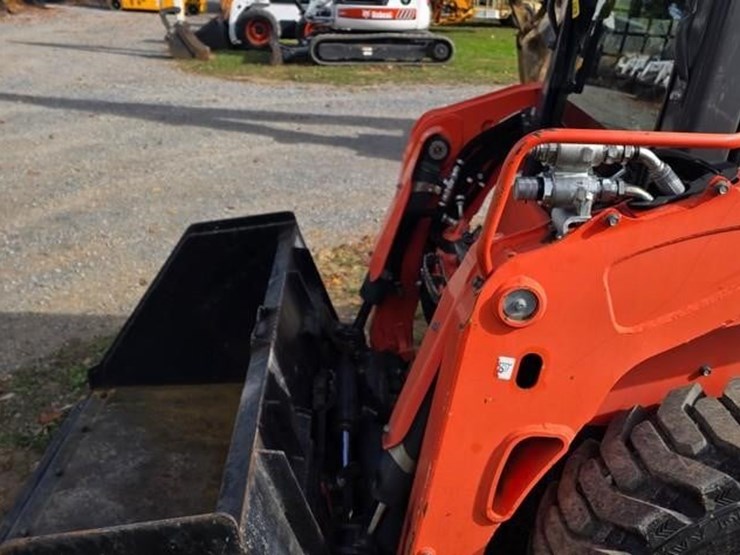 2019-kubota-ssv75-image-9