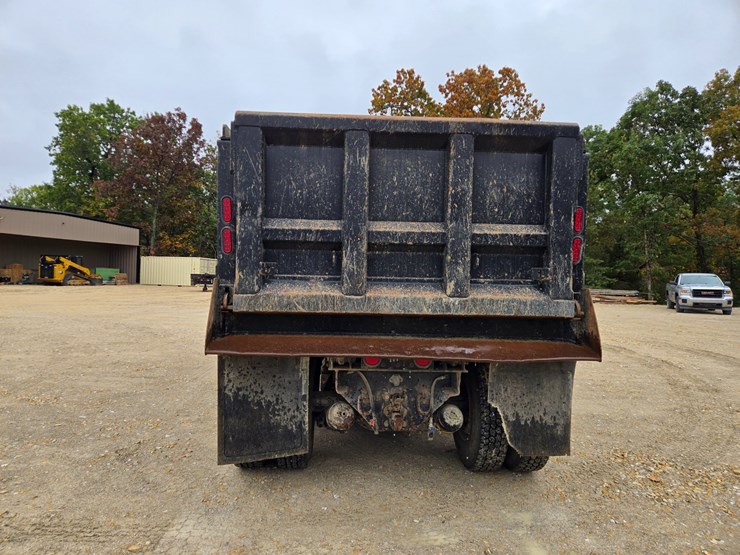 2012-caterpillar-ct660-image-13