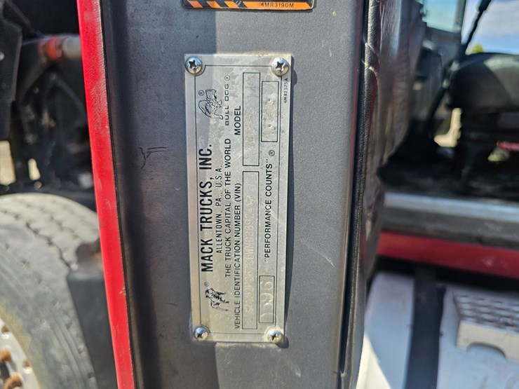 #15804-•-1998-mack-rd688s-dump-truck-image-127