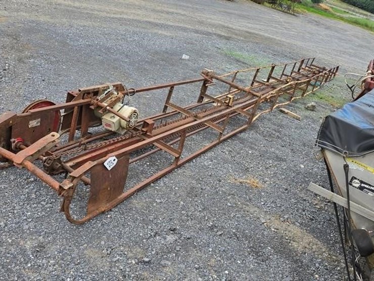 new-holland-132-image-1