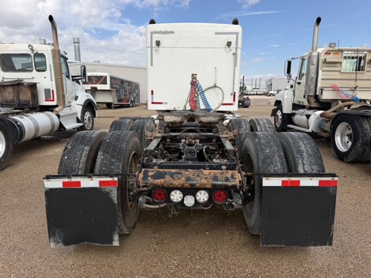 2018-kenworth-t800-image-6