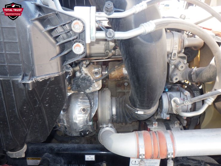 2023-freightliner-cascadia-126-image-24