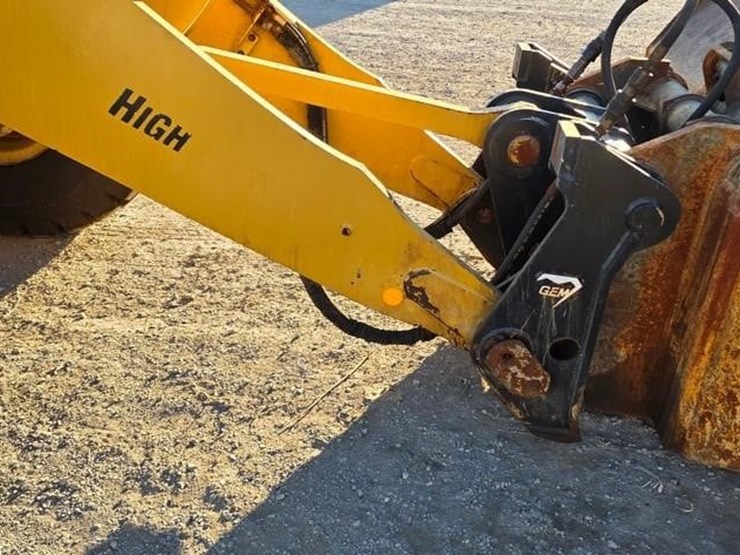 2015-caterpillar-938m-image-49