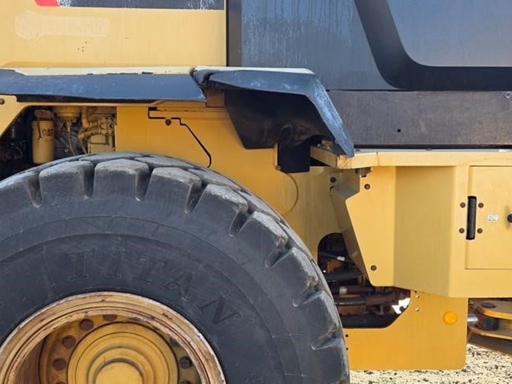 2015-caterpillar-938m-image-39