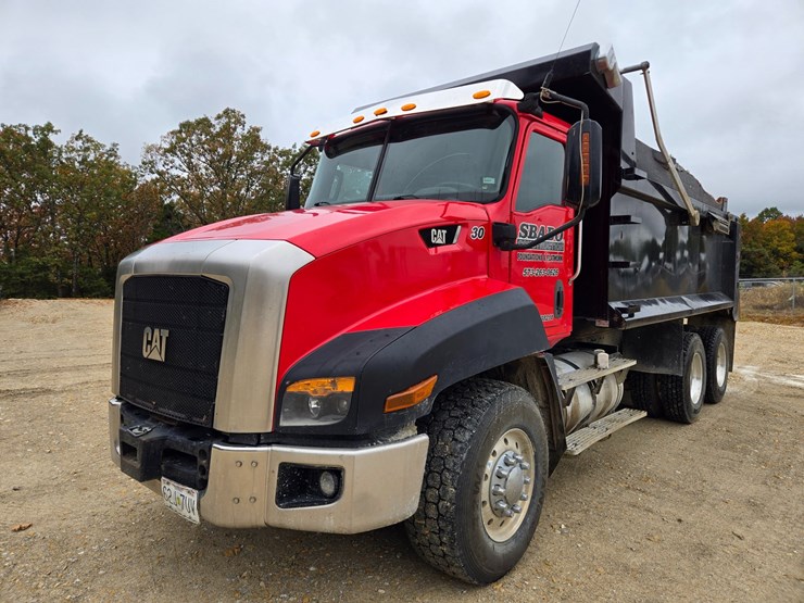 2012-caterpillar-ct660-image-2