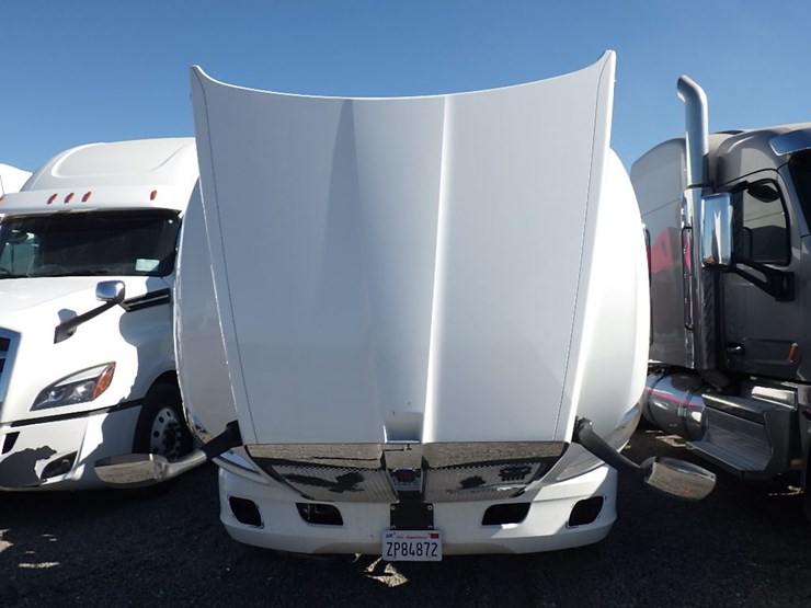 2021-kenworth-t680-image-27